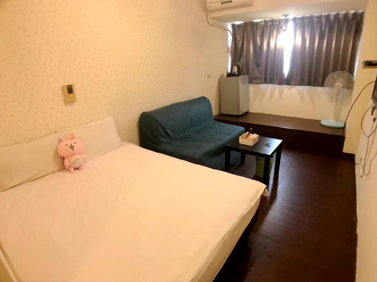 Happines Trip Inn Taichung Exterior foto