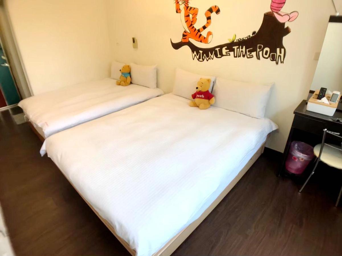 Happines Trip Inn Taichung Exterior foto